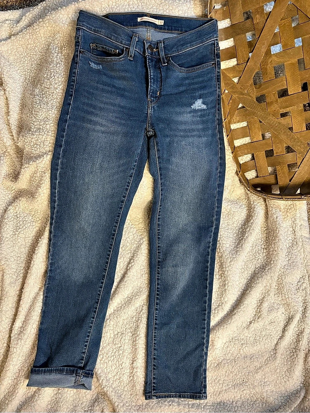 Women’s Levi’s Straight Shaping Jeans